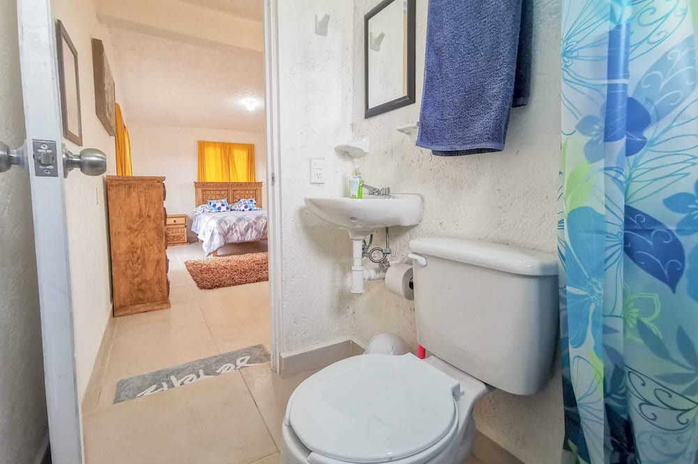 Photo of Bathroom in El Marques