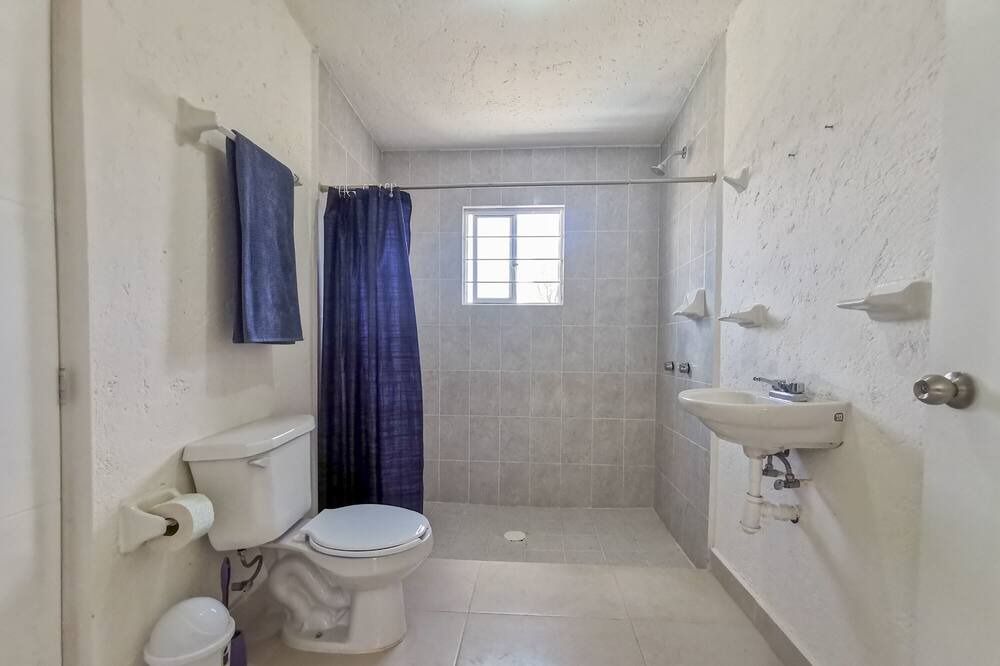 Photo of Bathroom in El Marques