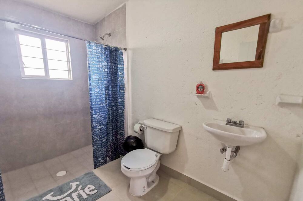 Photo of Bathroom in El Marques