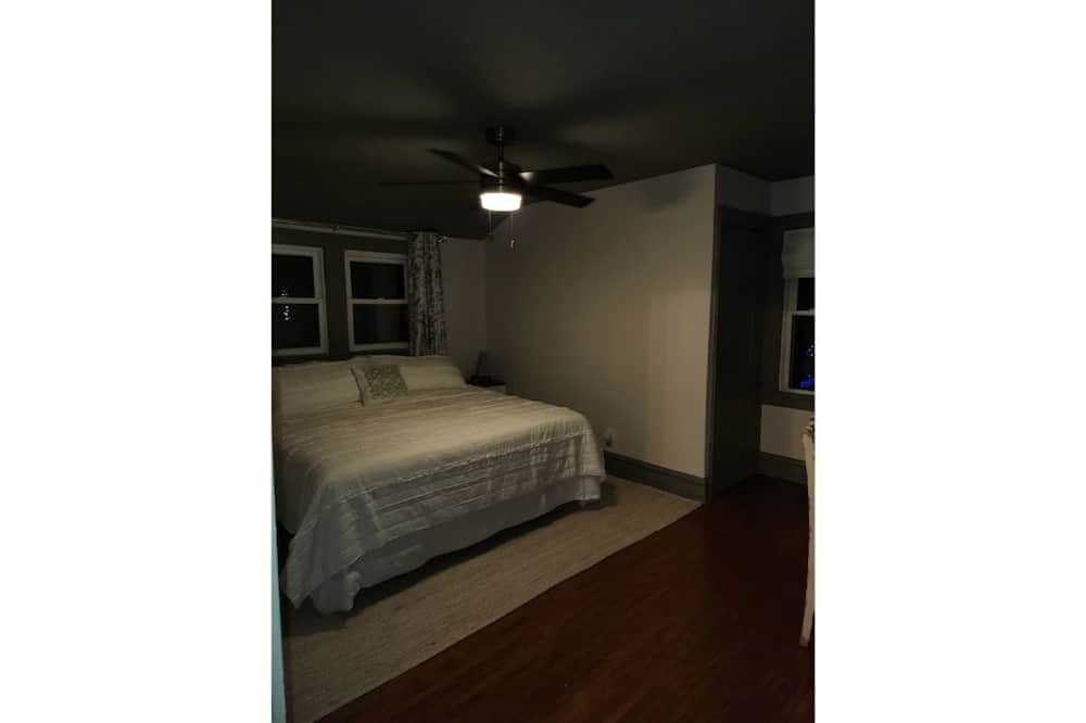 Photo of Bedroom in Cottage Grove