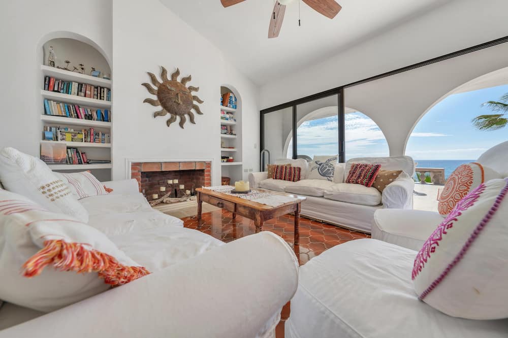 Photo of Bedroom in Pescadero