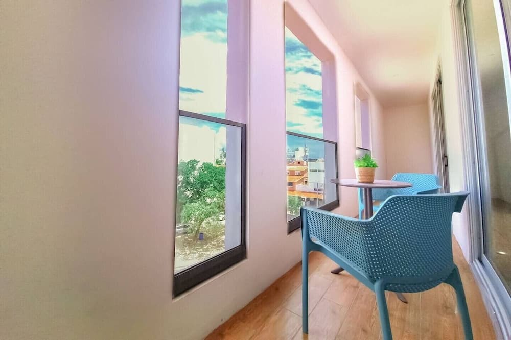 Photo of Patio Balcony in 12th Street