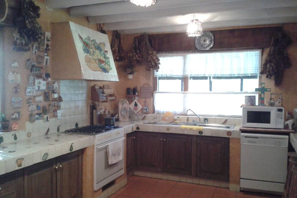 Photo of Kitchen in Villa Victoria