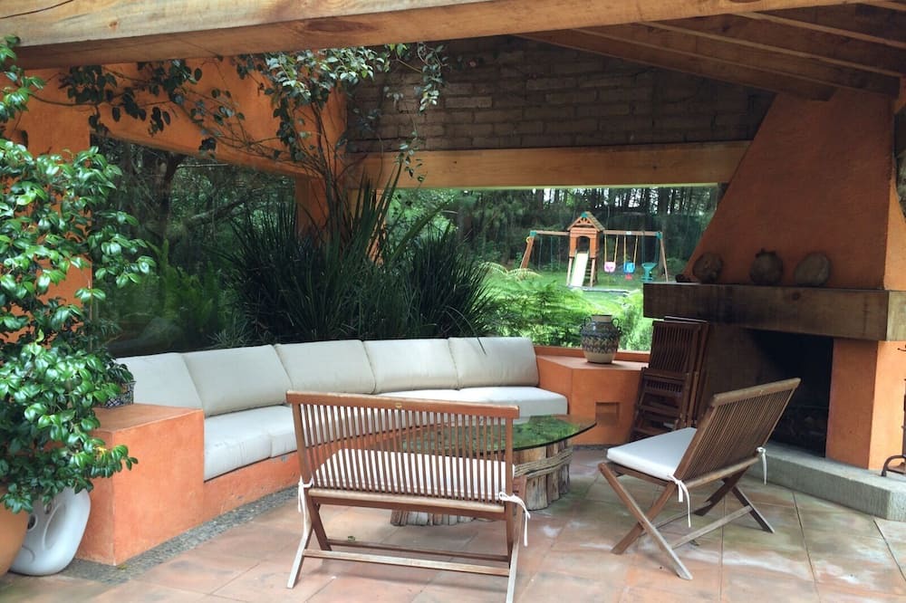 Photo of Patio Balcony in Villa Victoria