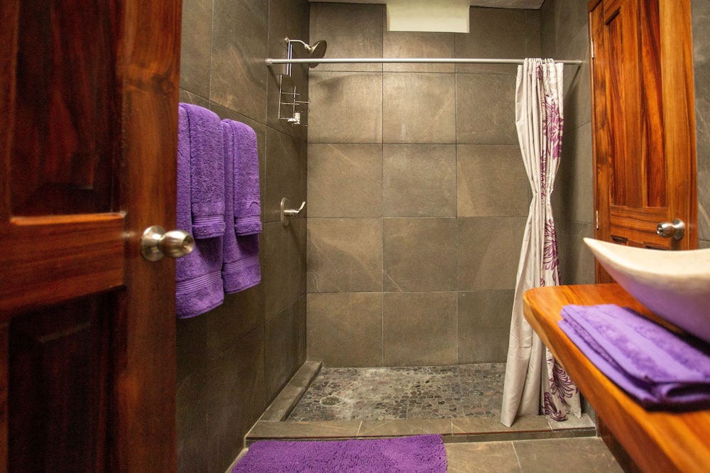 Photo of Bathroom in Mayto