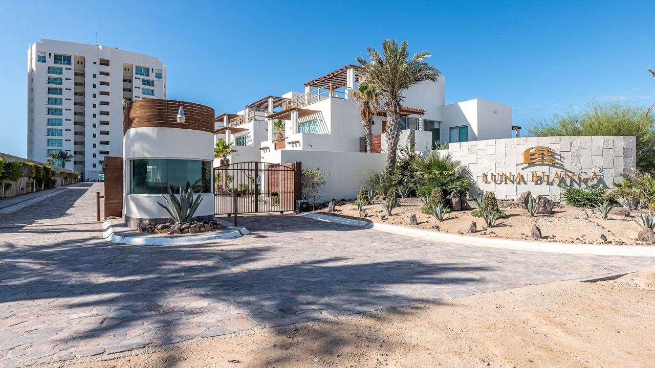 Photo of Outdoor in Piloto Adolfo Lopez Mateos