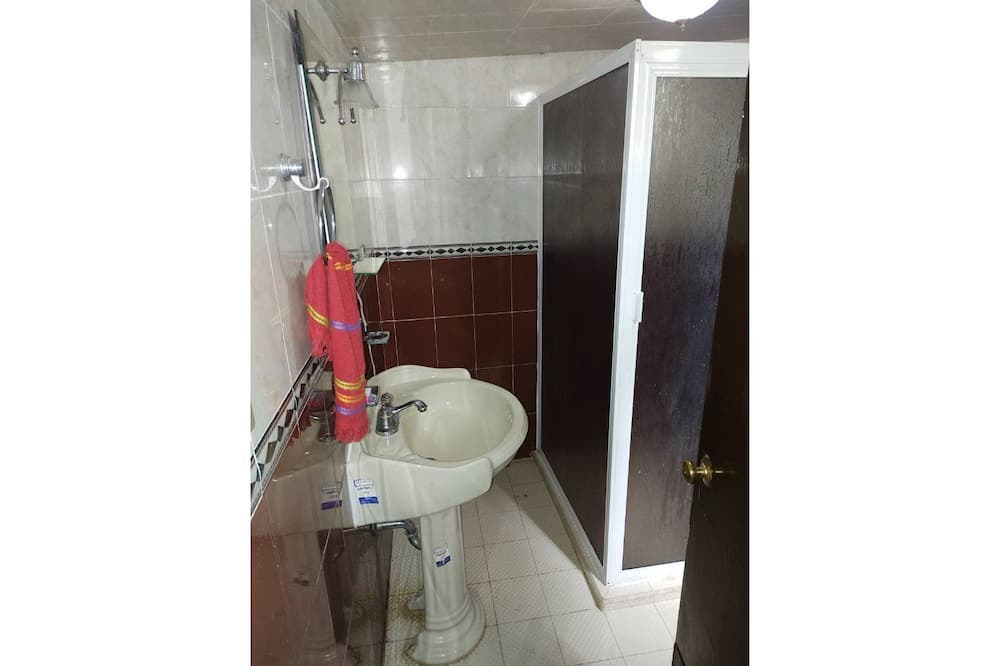 Photo of Bathroom in Tarimbaro