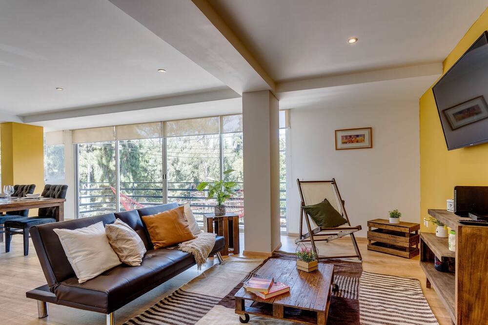 Photo of Patio Balcony in Anahuac