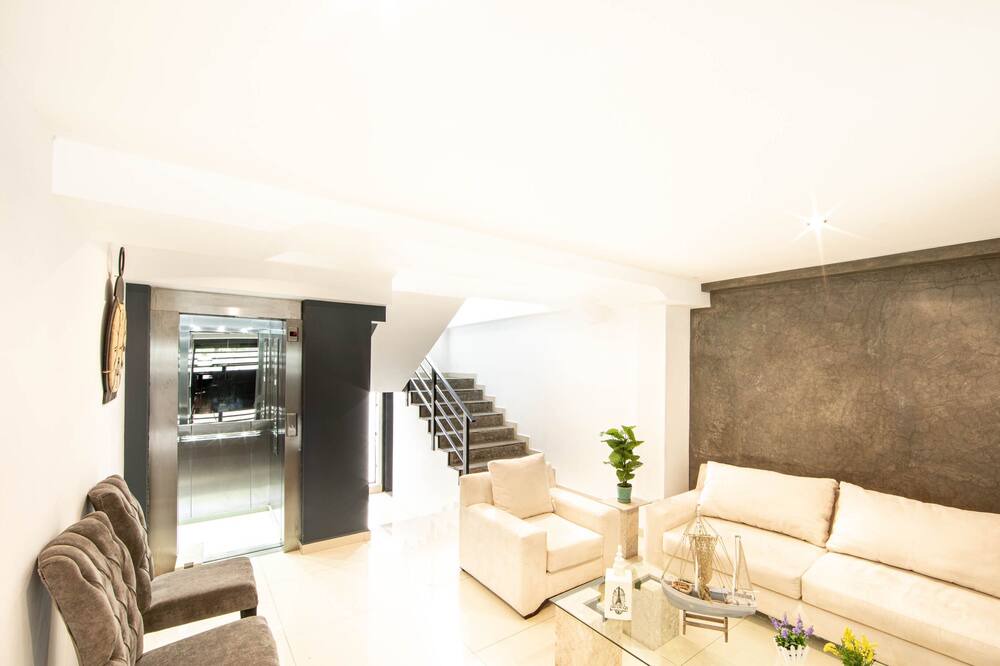 Photo of Livingroom in Anahuac