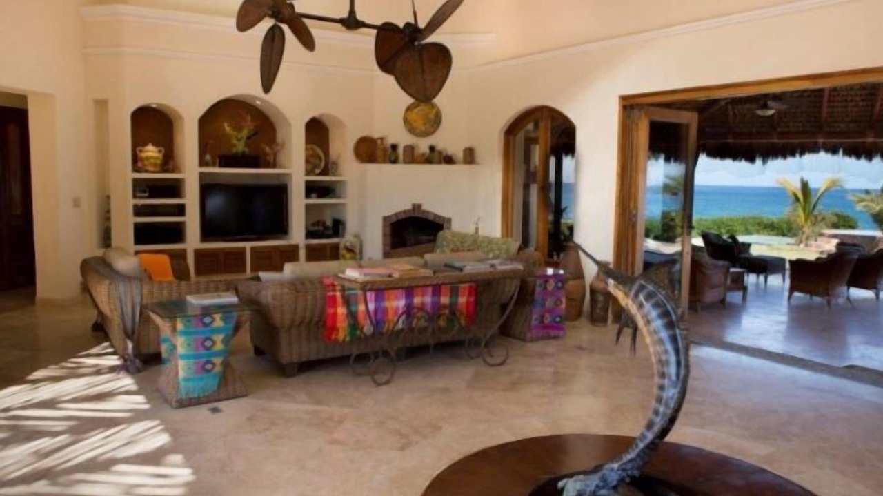 Photo of Livingroom in Pescadero