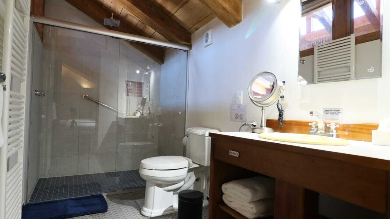 Photo of Bathroom in De La Merced