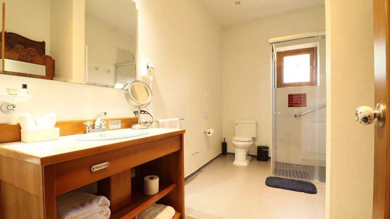 Photo of Bathroom in De La Merced