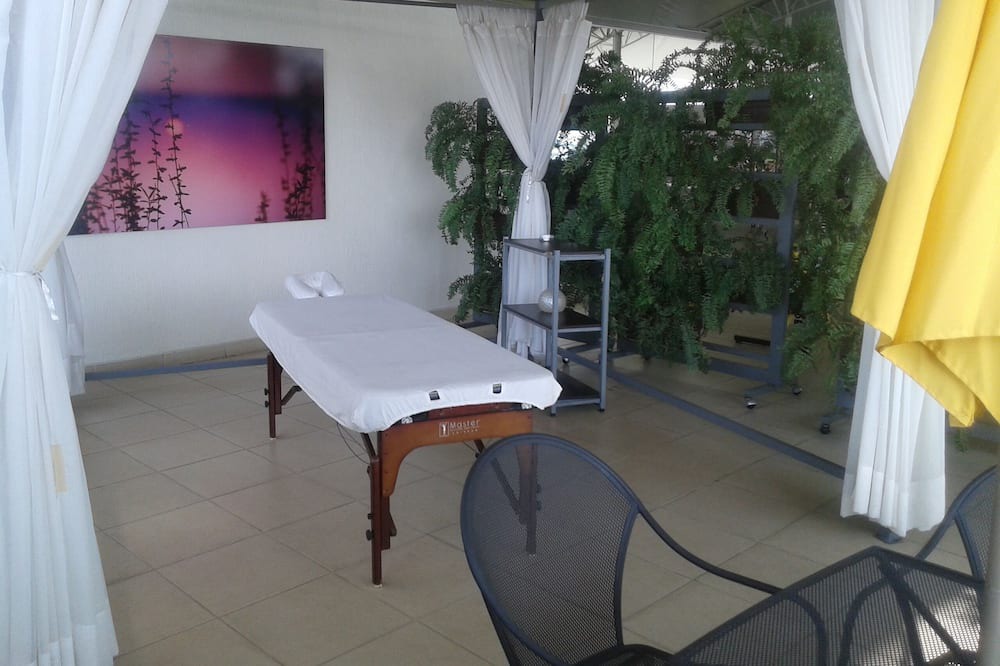 Photo of Others in Jacarandas