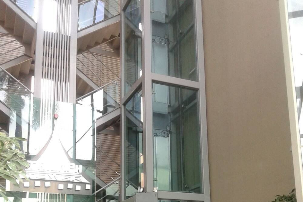 Photo of Outdoor in Jacarandas