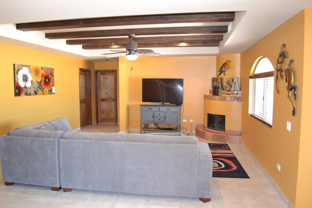 Photo of Livingroom in El Dorado Ranch
