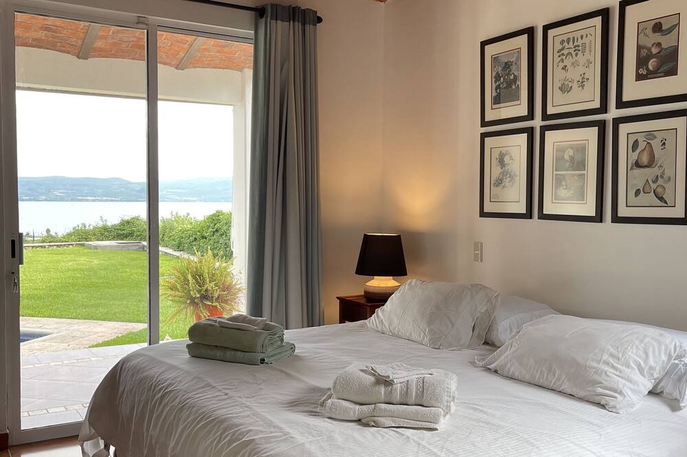 Photo of Bedroom in Raquet Club