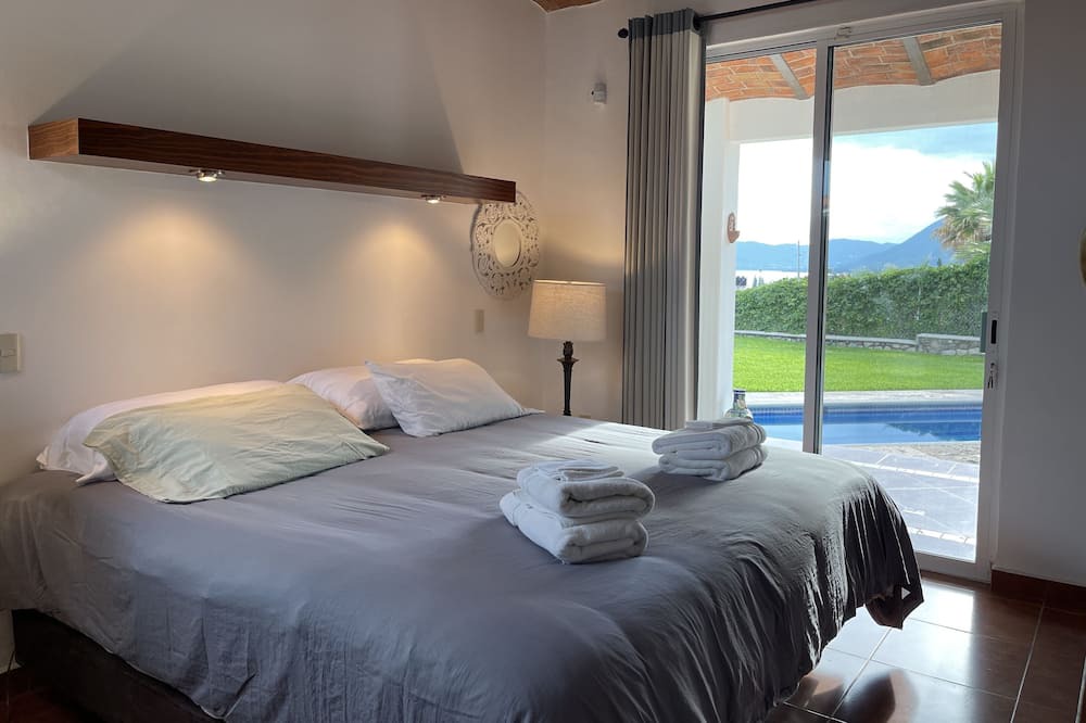 Photo of Bedroom in Raquet Club