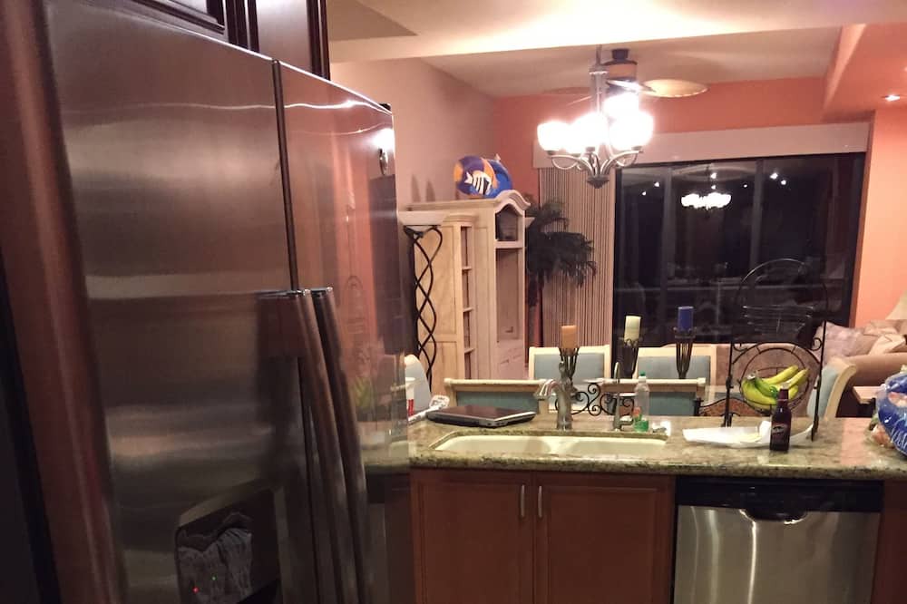 Photo of Kitchen in Sandy Beach