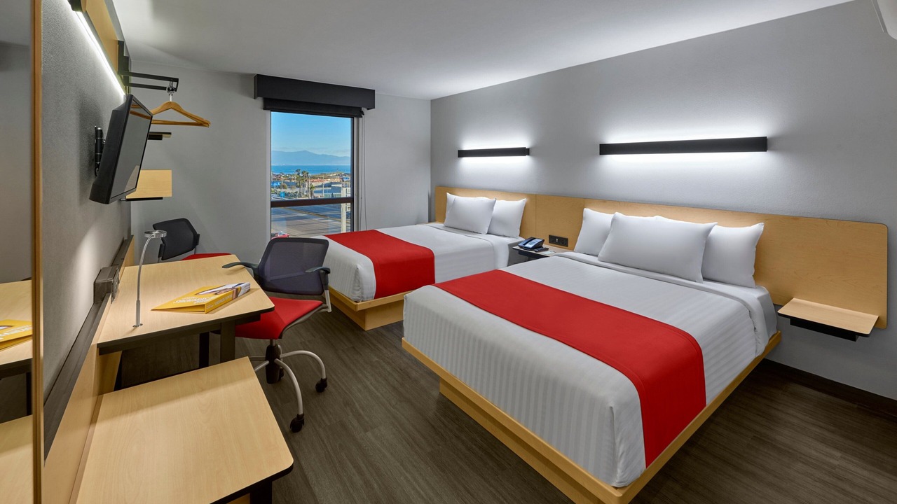 Photo of Others in Carlos Pacheco 4