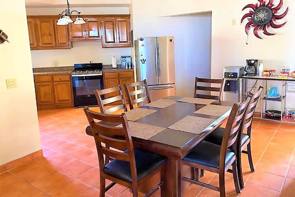 Photo of Kitchen in El Dorado Ranch