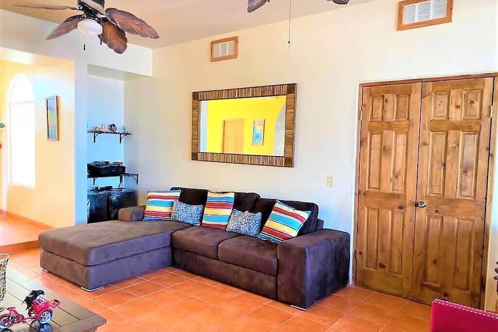 Photo of Livingroom in El Dorado Ranch