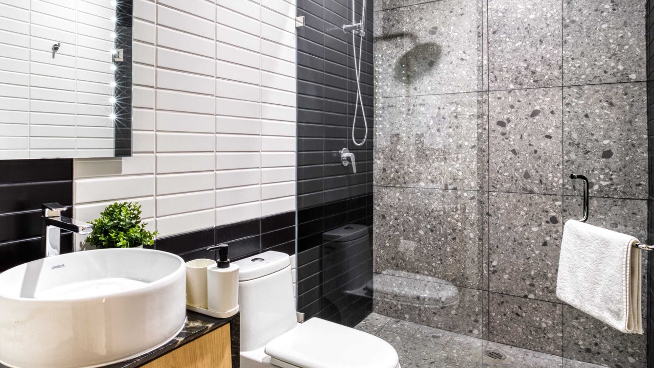 Photo of Bathroom in Avenida Revolucion