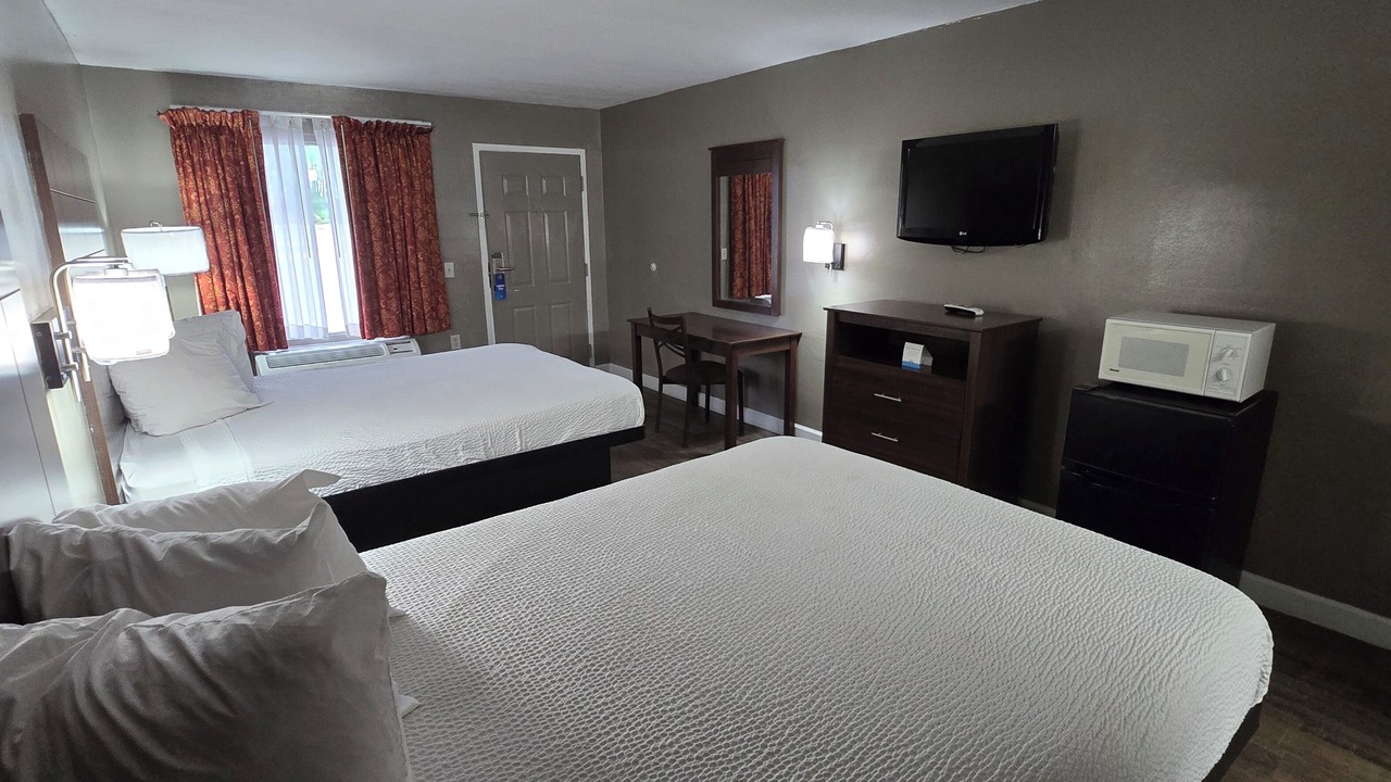 Photo of Bedroom in Clinton