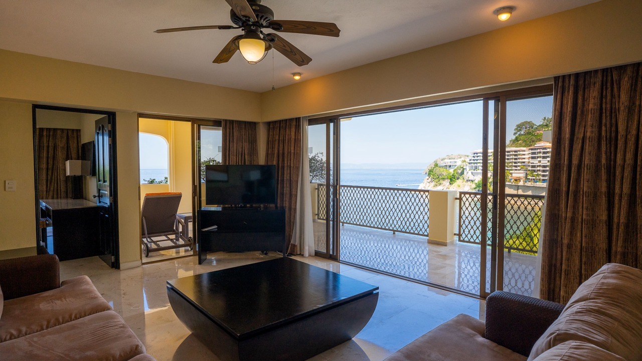 Photo of Patio Balcony in South Shore Hotel Area