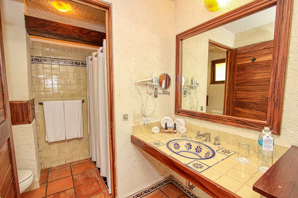 Photo of Bathroom in R