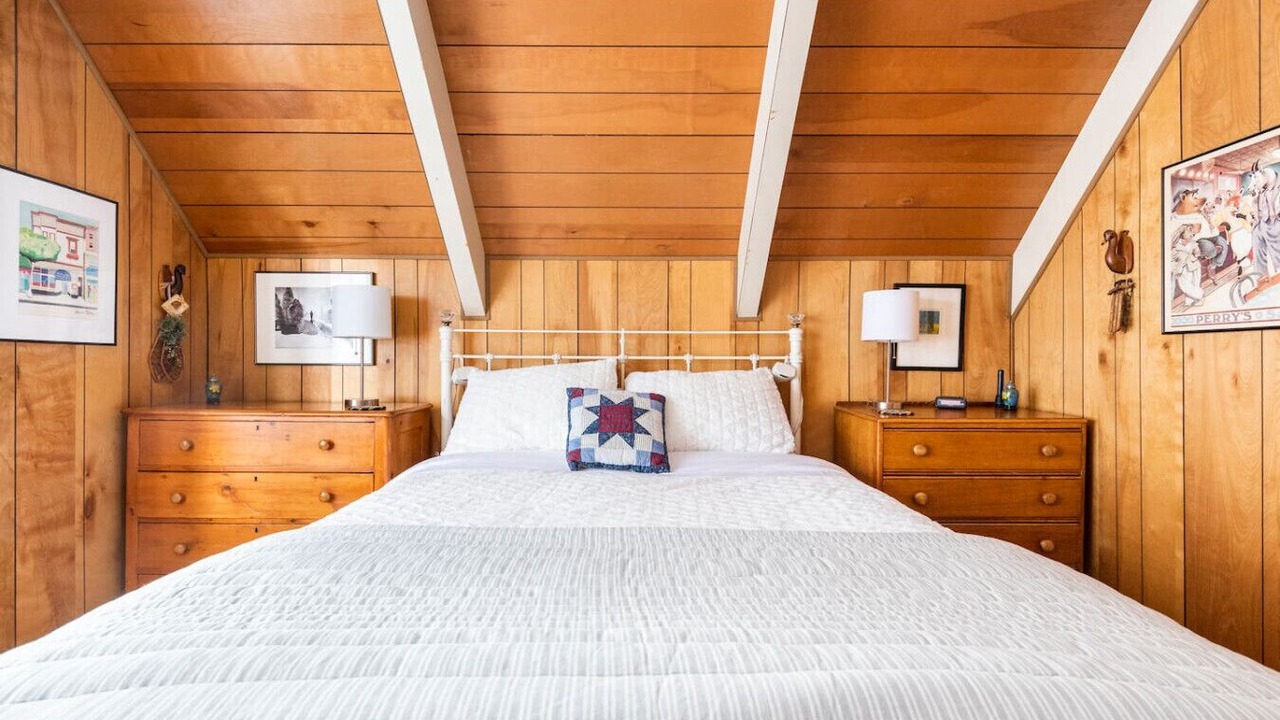 Photo of Bedroom in Serene Lakes