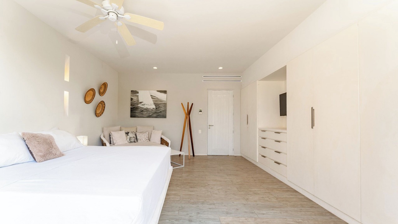 Photo of Bedroom in R