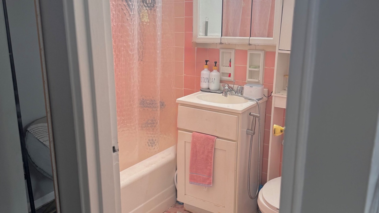Photo of Bathroom in Ocean Parkway