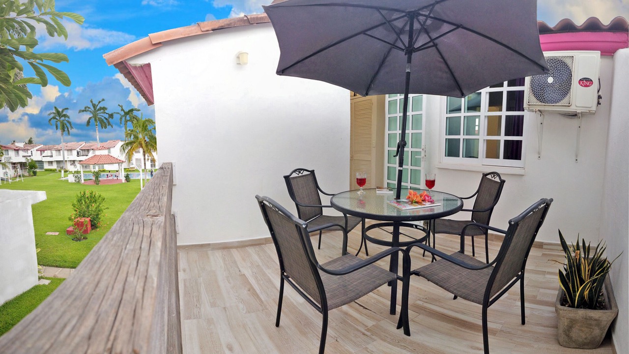Photo of Patio Balcony in Granjas del Marques