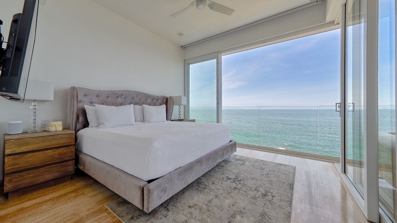 Photo of Bedroom in South Shore Hotel Area