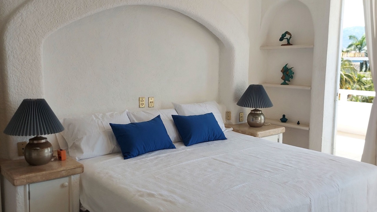 Photo of Others in Farallon