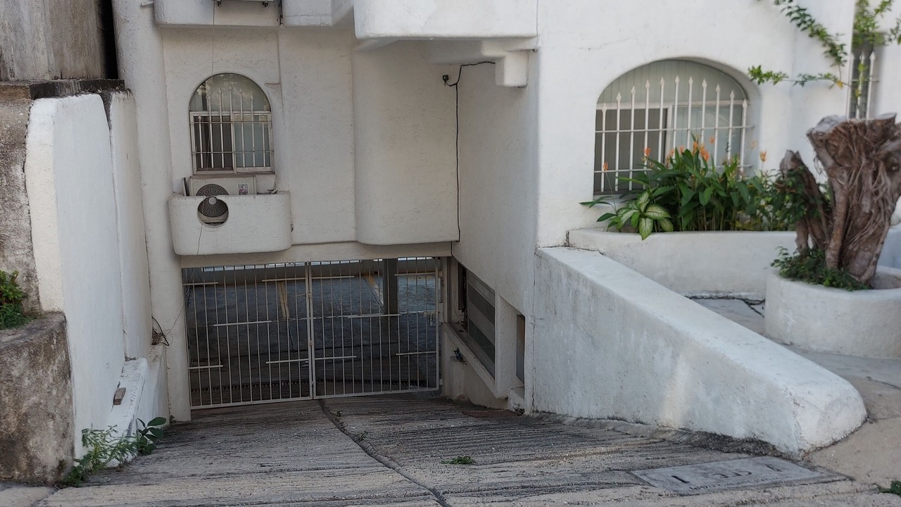 Photo of Others in Farallon