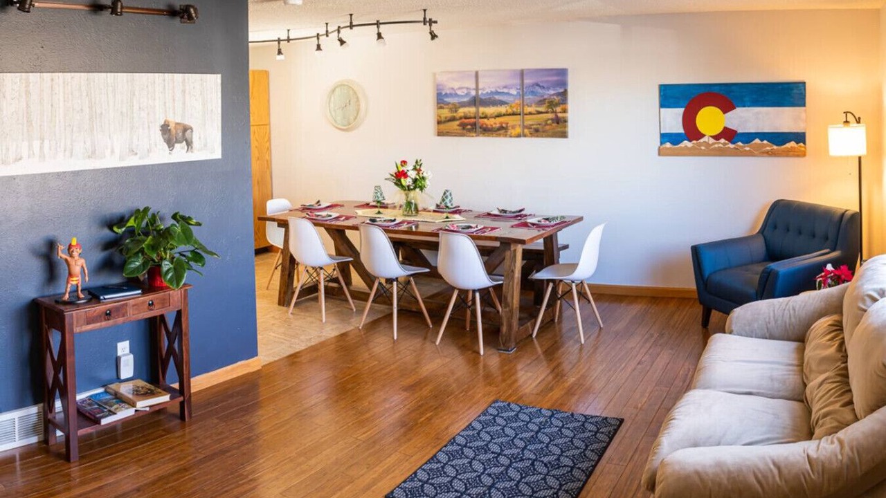 Photo of Livingroom in North Central Westminster