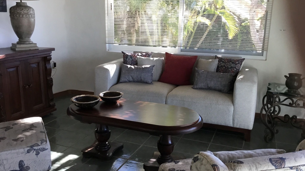 Photo of Livingroom in Raquet Club