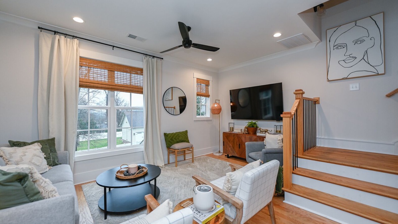 Photo of Livingroom in Hampton-Pinckney Historic District