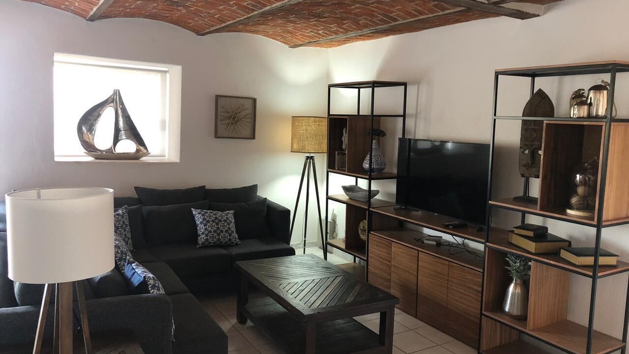Photo of Livingroom in Raquet Club