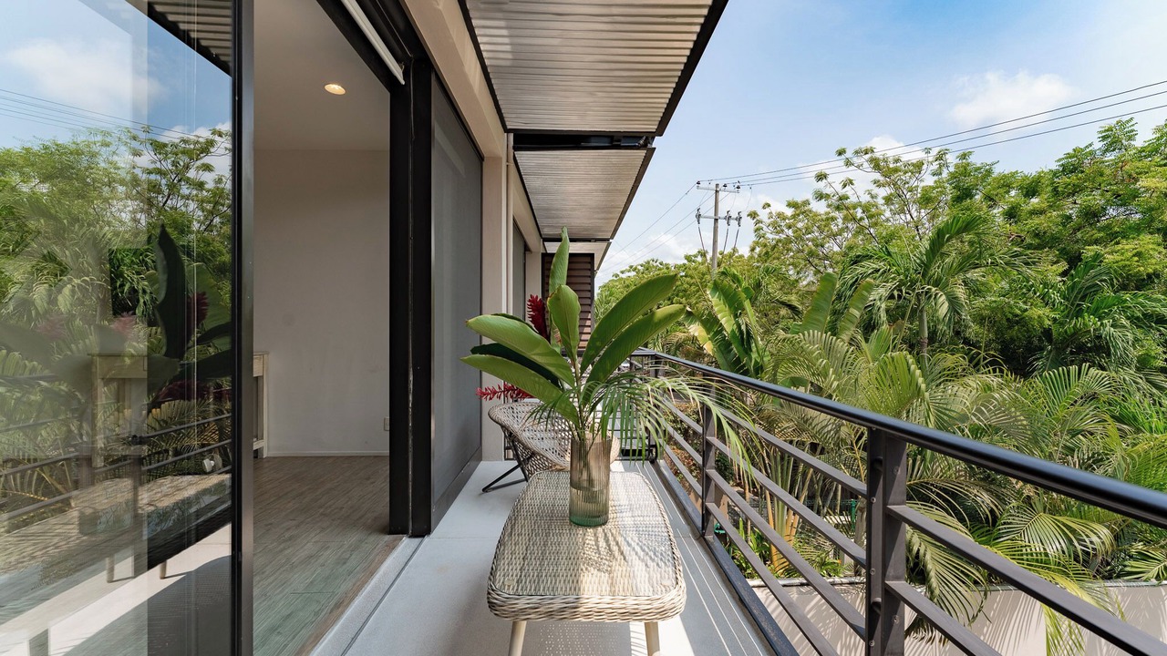 Photo of Patio Balcony in R
