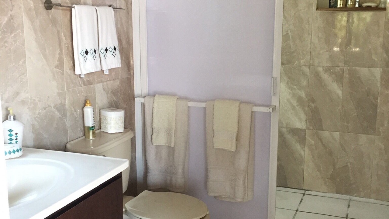 Photo of Bathroom in Petacalco
