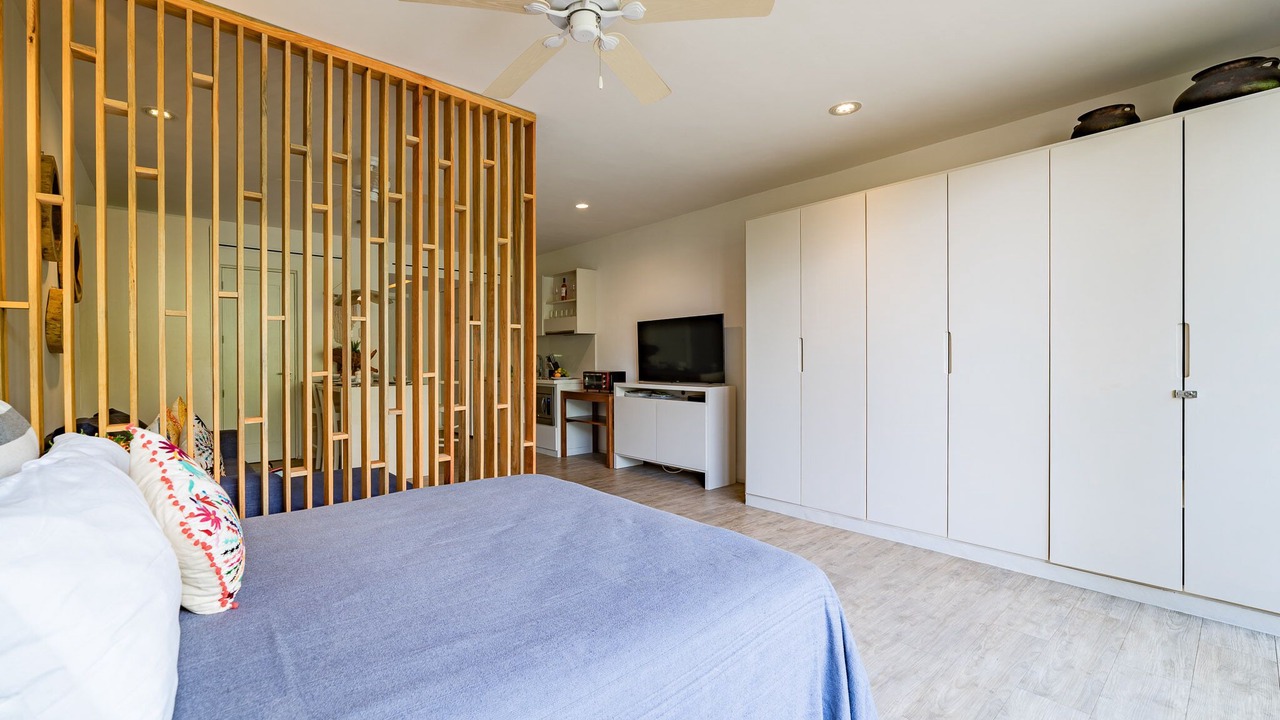 Photo of Bedroom in R