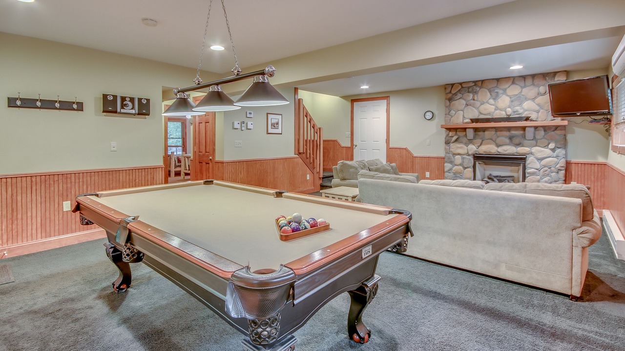 Photo of Livingroom in Lake Harmony Estates