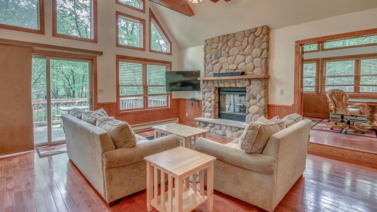 Photo of Livingroom in Lake Harmony Estates