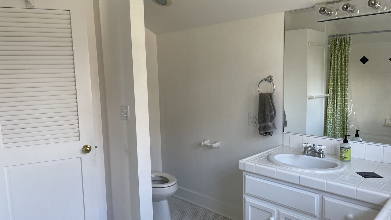 Photo of Bathroom in St. Helena