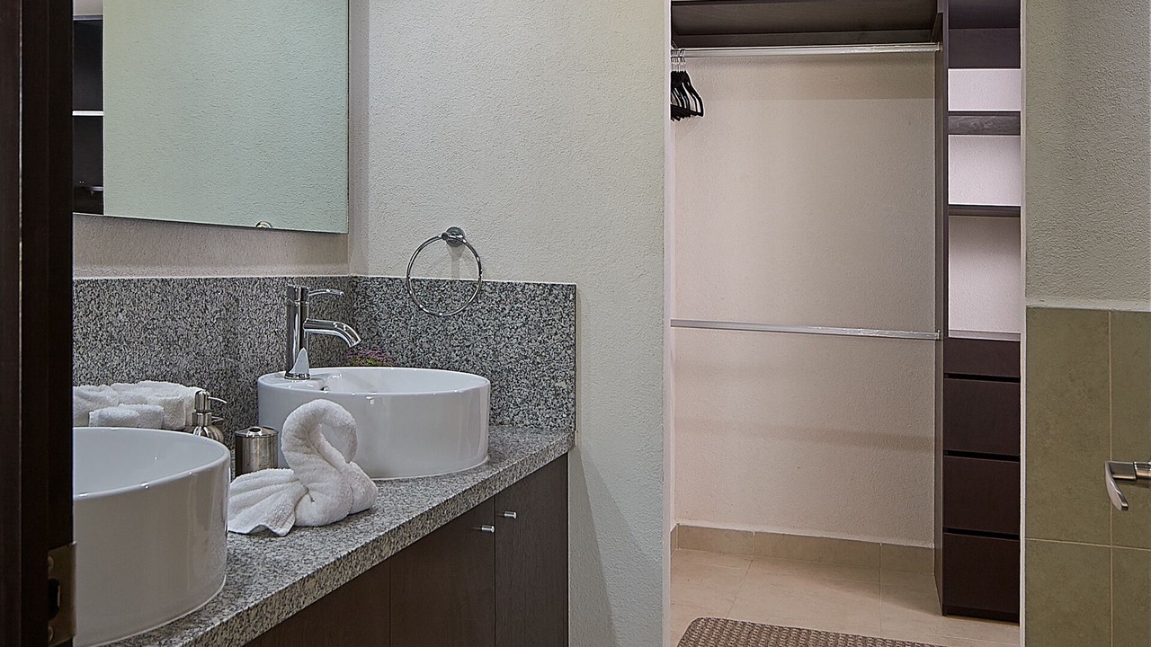 Photo of Bathroom in South Hotel Zone