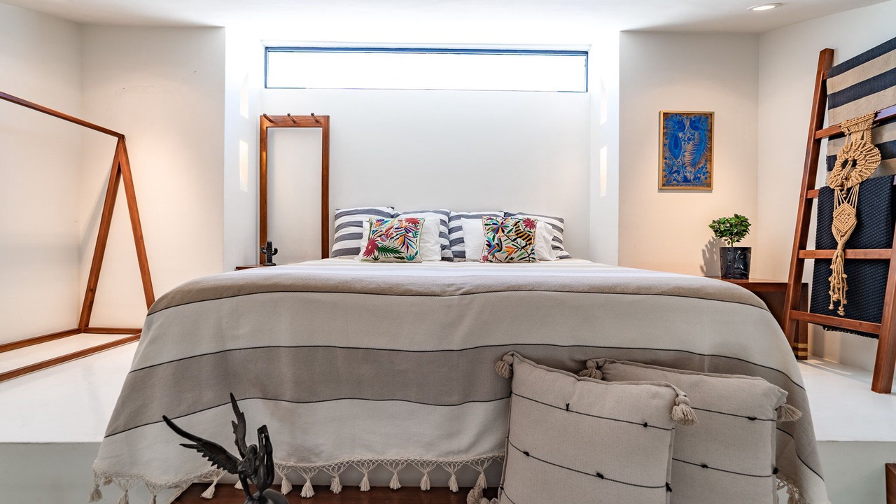 Photo of Bedroom in R