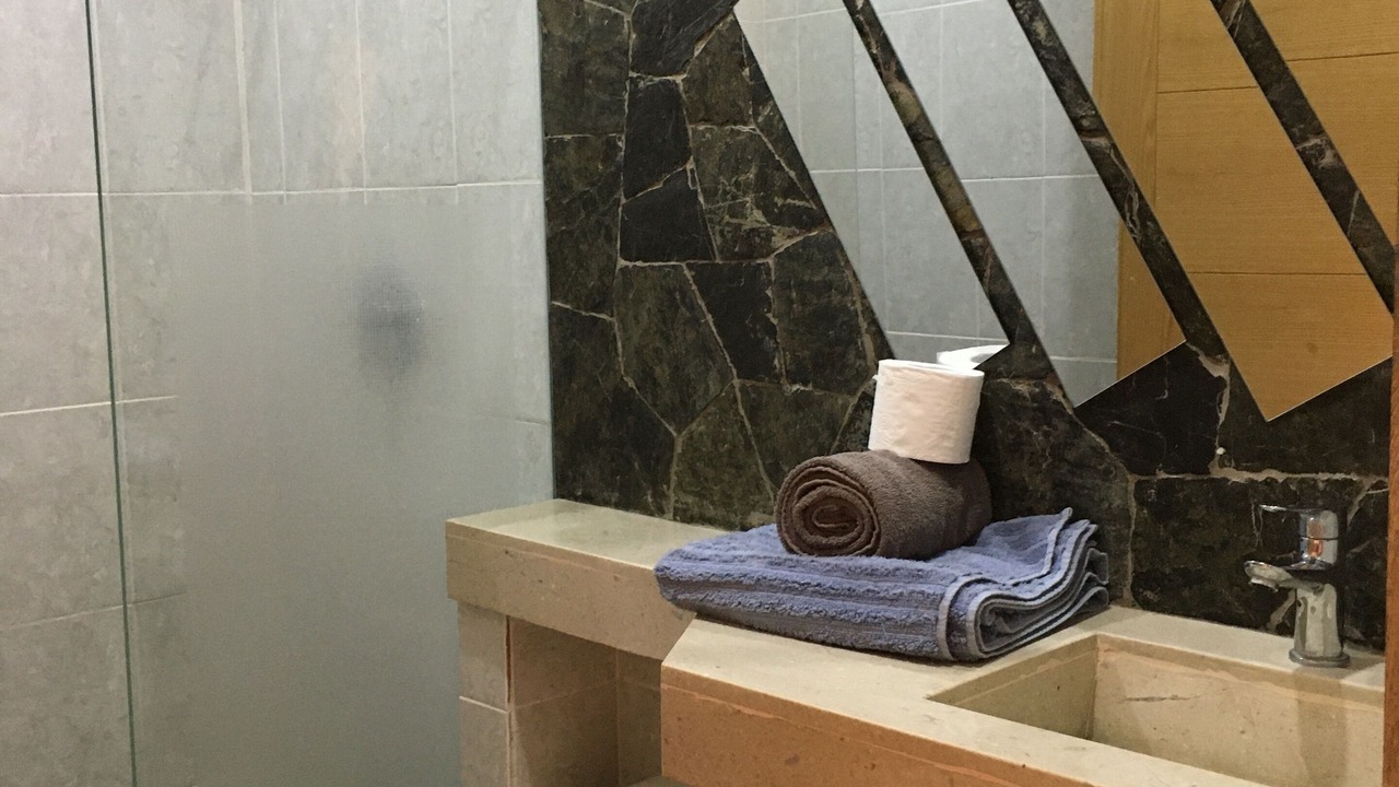 Photo of Bathroom in R