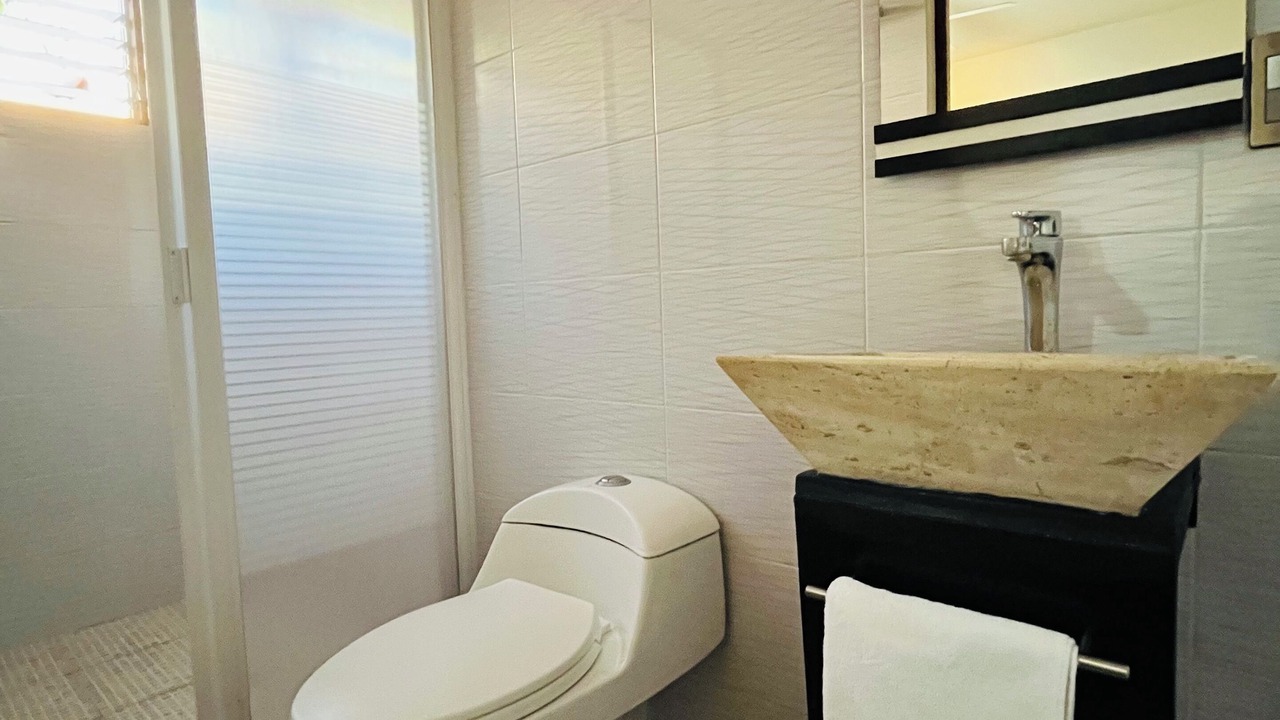 Photo of Bathroom in Luis Jimenez Figueroa
